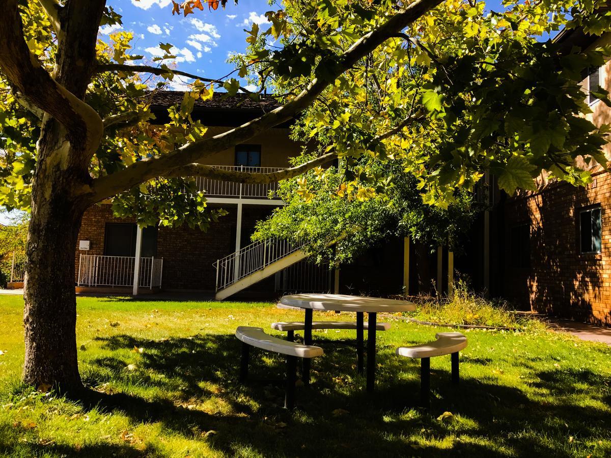 Zion Suites Of Hildale Экстерьер фото